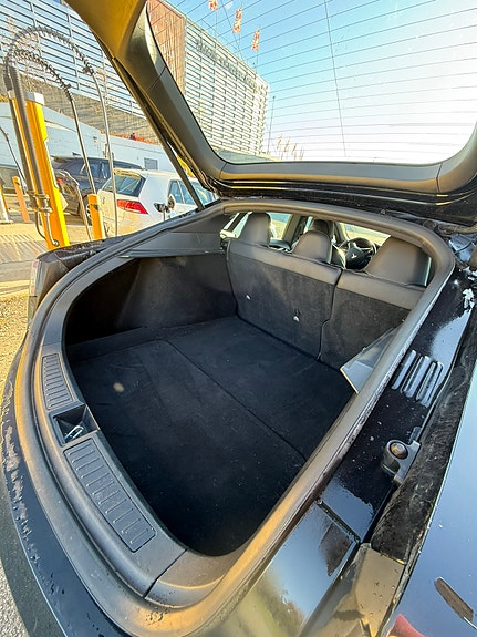 Tesla Model S 18 of 27