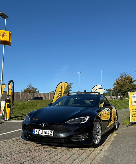 Tesla Model S 3 of 27