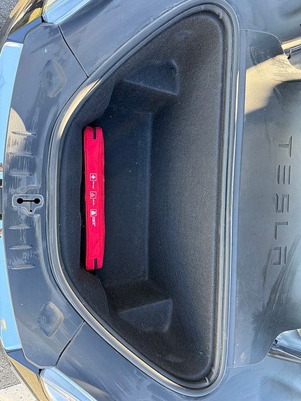 Tesla Model S 21 of 27