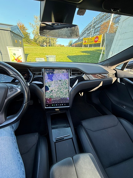 Tesla Model S 10 of 27