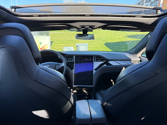 Tesla Model S 13 of 27