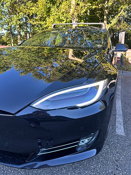 Tesla Model S 26 of 27