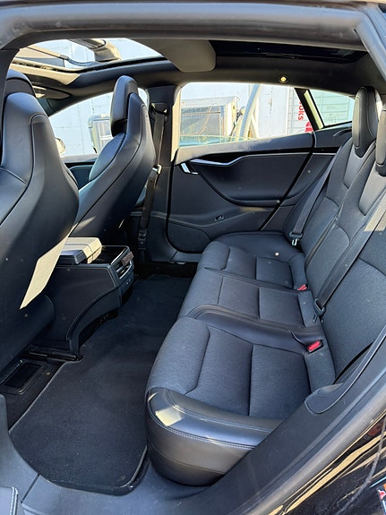 Tesla Model S 15 of 27