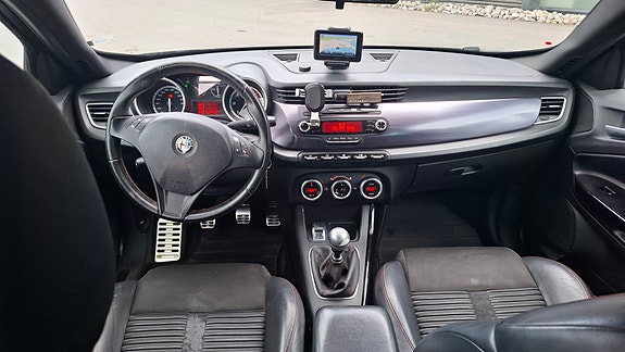 Alfa Romeo Giulietta 5 of 16