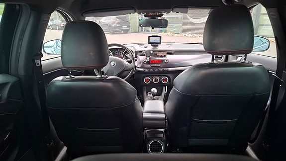 Alfa Romeo Giulietta 8 of 16