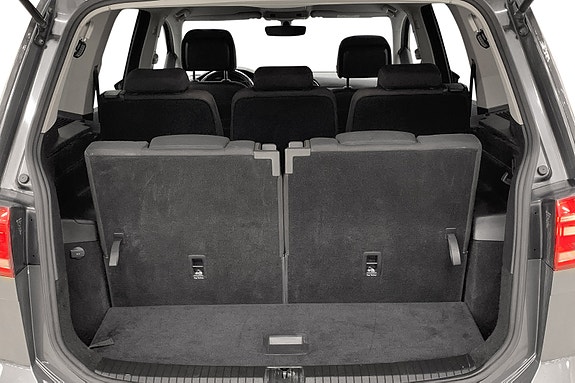 Volkswagen Touran 5 of 12