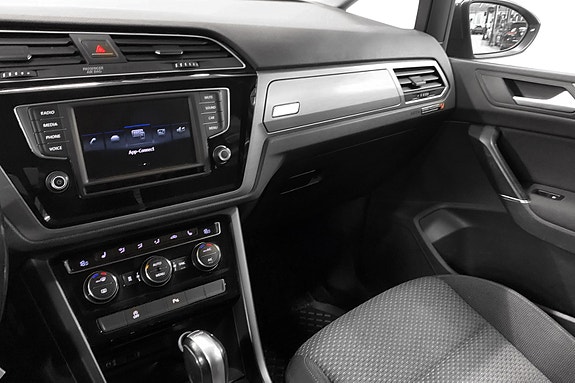 Volkswagen Touran 12 of 12