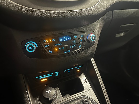 Ford Transit Courier 18 of 18