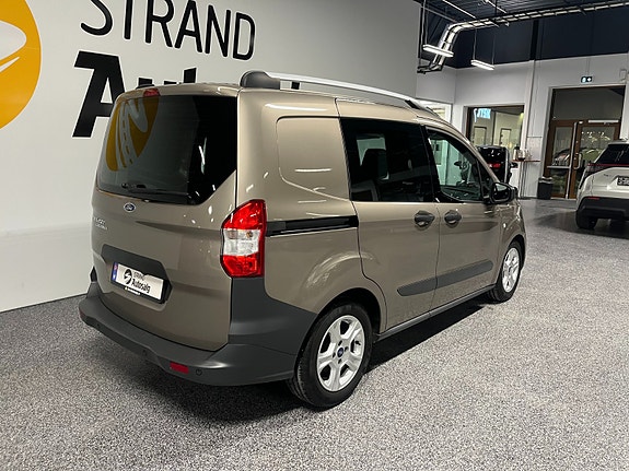 Ford Transit Courier 4 of 18