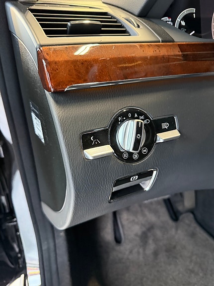 Mercedes-Benz S550 17 of 22