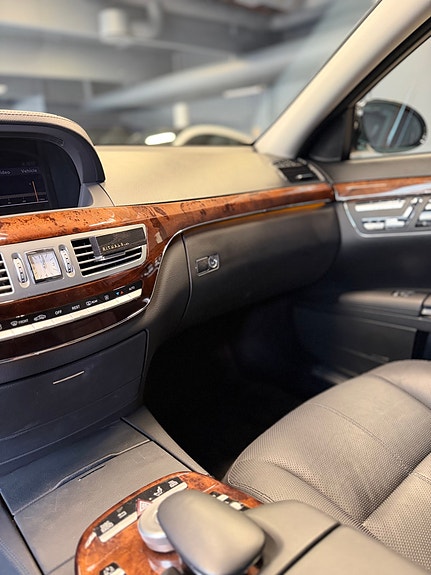 Mercedes-Benz S550 18 of 22
