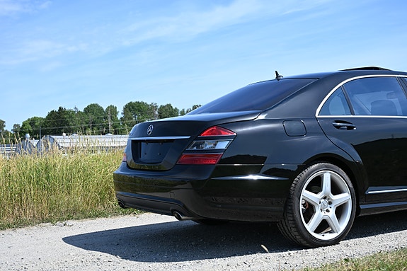 Mercedes-Benz S550 5 of 22