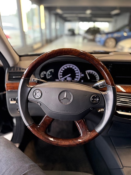 Mercedes-Benz S550 13 of 22