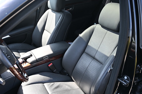 Mercedes-Benz S550 14 of 22
