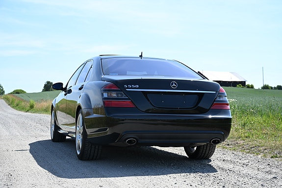 Mercedes-Benz S550 8 of 22