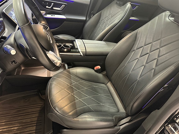 Mercedes-Benz EQE350 30 of 30