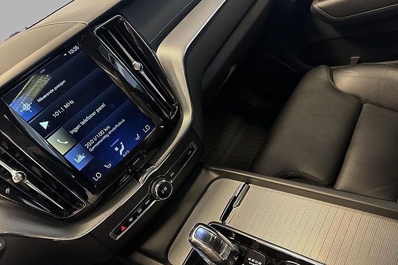 Volvo XC60 11 of 24