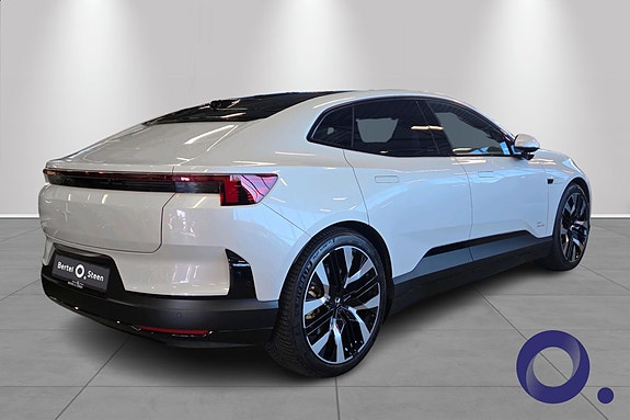 Polestar 4 5 of 30