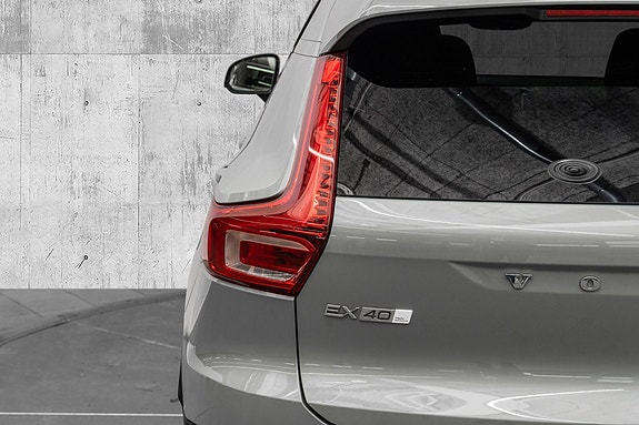 Volvo EX40 8 of 29