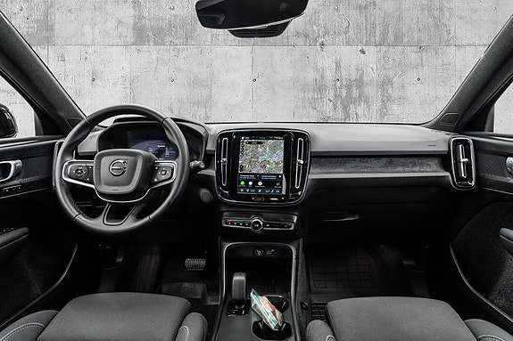 Volvo EX40 21 of 29