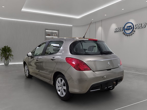 Peugeot 308 8 of 25