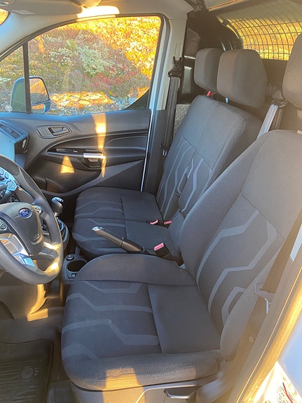 Ford Transit Connect 7 of 9