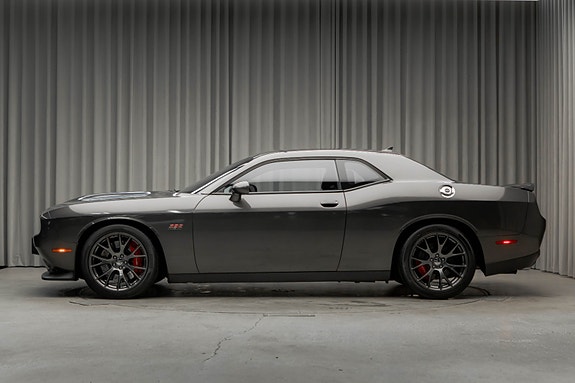 Dodge Challenger 13 of 30