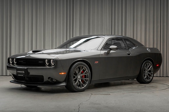 Dodge Challenger 12 of 30