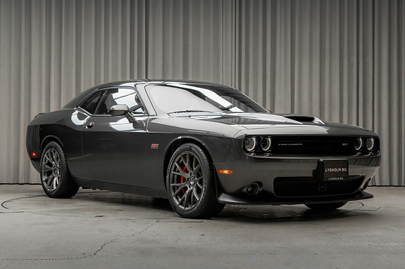 Dodge Challenger 2 of 30