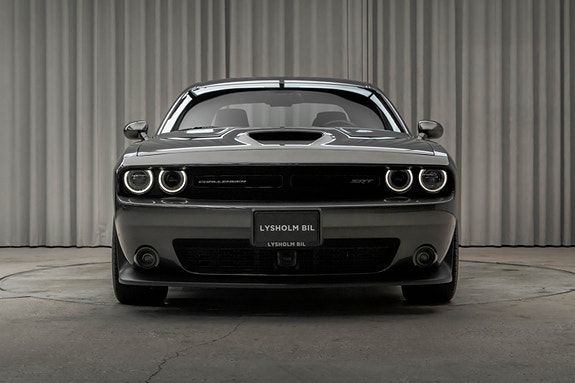 Dodge Challenger 11 of 30