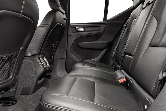 Volvo XC40 13 of 15