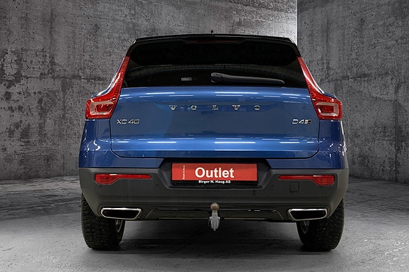 Volvo XC40 3 of 15