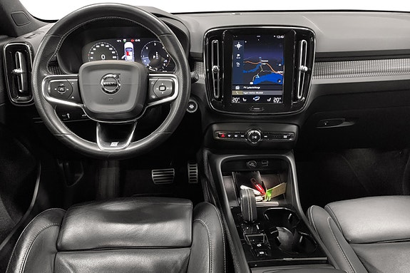 Volvo XC40 8 of 15