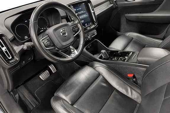 Volvo XC40 7 of 15