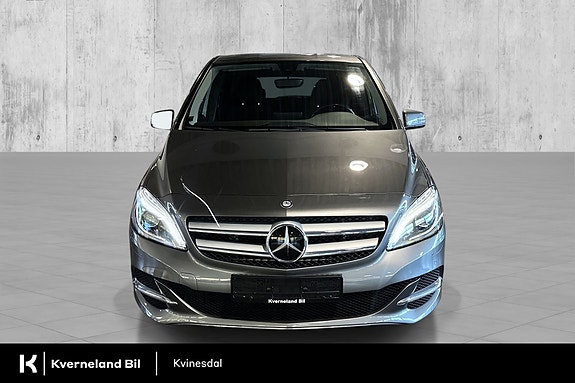 Mercedes-Benz B250 e 2 of 27