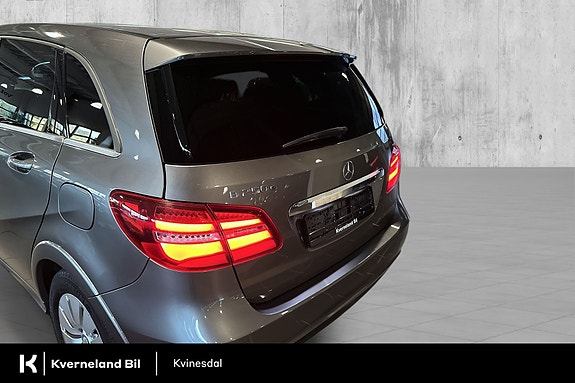 Mercedes-Benz B250 e 24 of 27