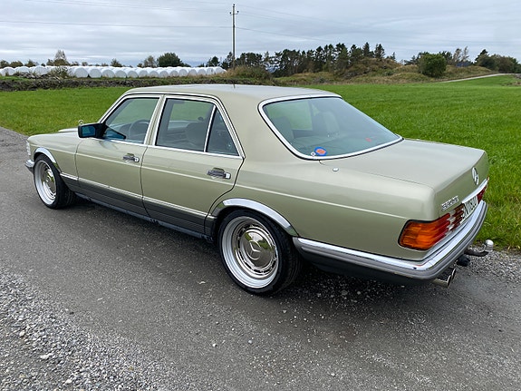 Mercedes-Benz 380 SE 7 of 30