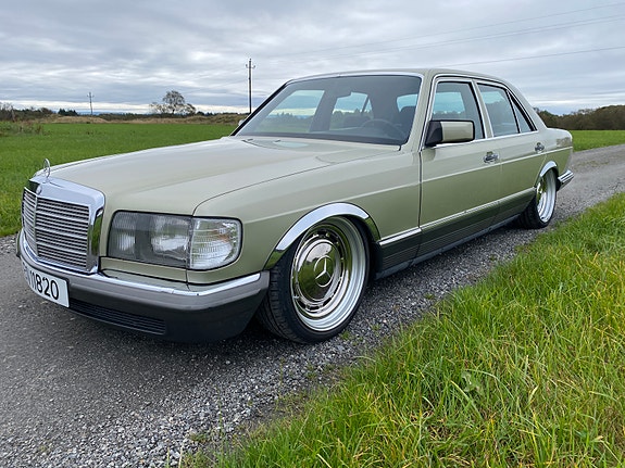 Mercedes-Benz 380 SE 13 of 30