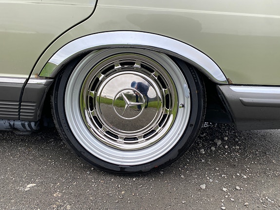 Mercedes-Benz 380 SE 20 of 30