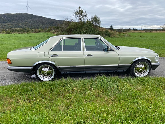 Mercedes-Benz 380 SE 4 of 30