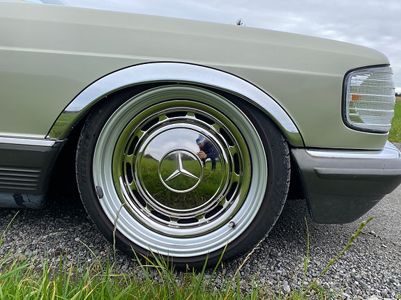 Mercedes-Benz 380 SE 18 of 30