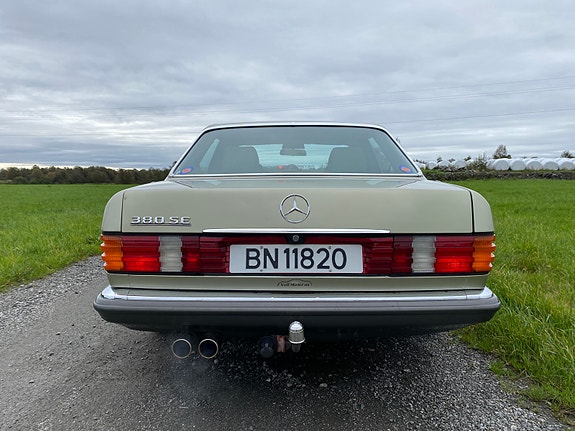 Mercedes-Benz 380 SE 8 of 30