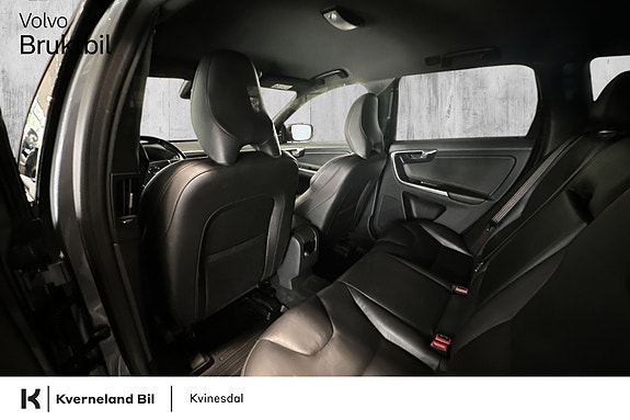 Volvo XC60 13 of 30