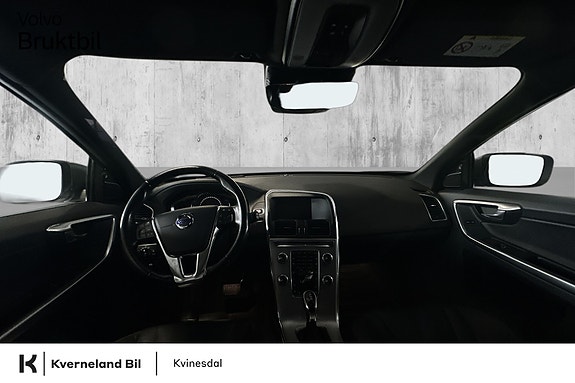 Volvo XC60 14 of 30