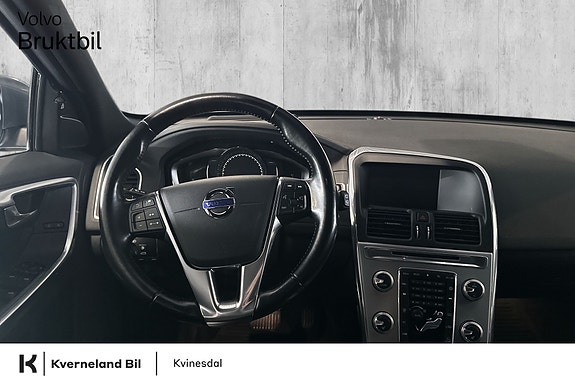 Volvo XC60 15 of 30