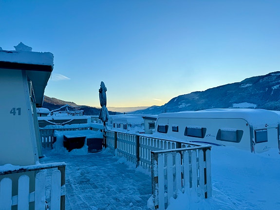 Bürstner Averso Nordic 600TK + isolert spikertelt på 14,7kvm - Helårsplass på Mageli 18 of 22