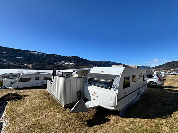 Bürstner Averso Nordic 600TK + isolert spikertelt på 14,7kvm - Helårsplass på Mageli 16 of 22