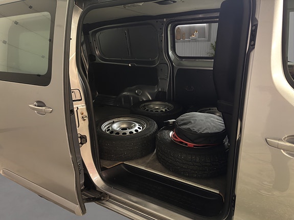 Toyota Proace 28 of 28