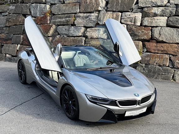 BMW i8 2 of 30