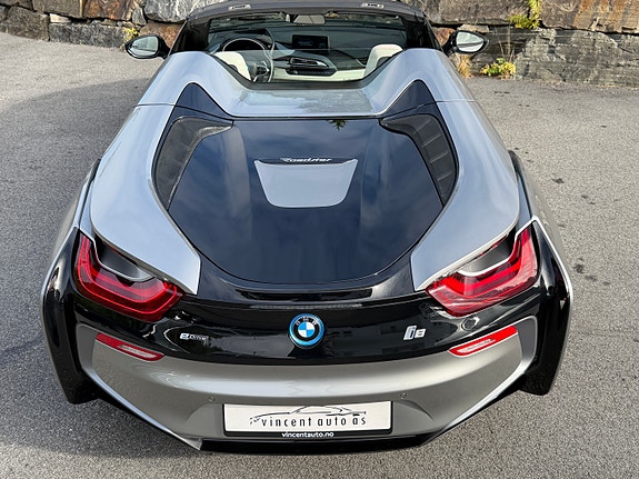 BMW i8 21 of 30